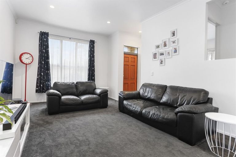 Photo of property in 11a Westglen Place, Ranui, Auckland, 0612