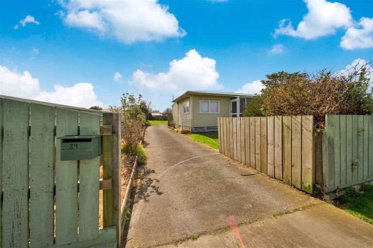 Photo of property in 39 Patu-kukupa Street, Manaia, 4612
