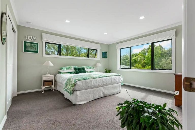 Photo of property in 4a Pounamu Avenue, Greenhithe, Auckland, 0632