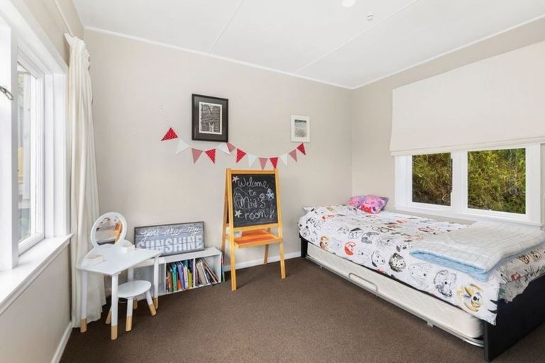 Photo of property in 12 Tawa Street, Eastbourne, Lower Hutt, 5013