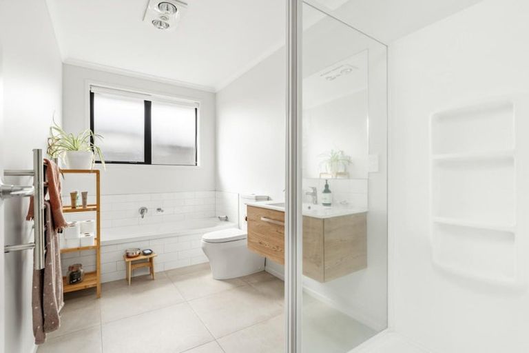 Photo of property in 24 Raynor Crescent, Pyes Pa, Tauranga, 3112