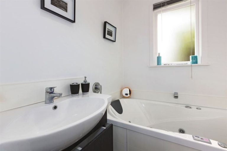 Photo of property in 129 Conclusion Street, Ascot Park, Porirua, 5024