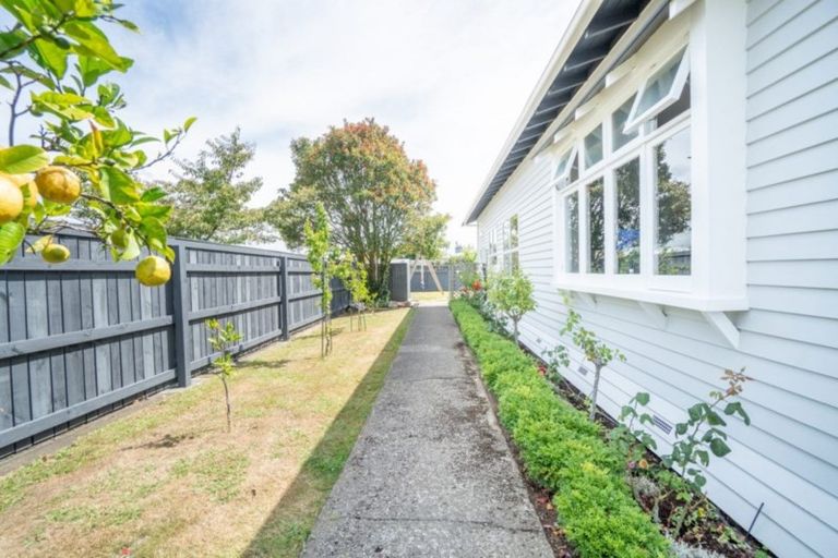 Photo of property in 46 Kingswood Street, Takaro, Palmerston North, 4412