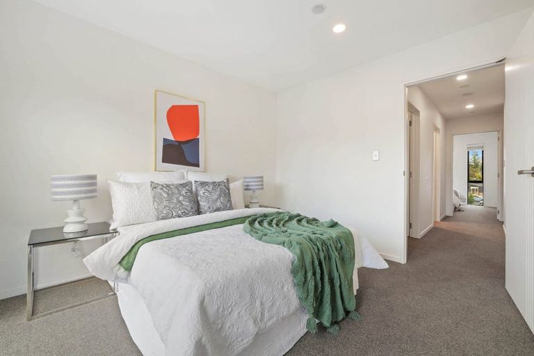 Photo of property in 7 Waru Lane, Te Atatu Peninsula, Auckland, 0610