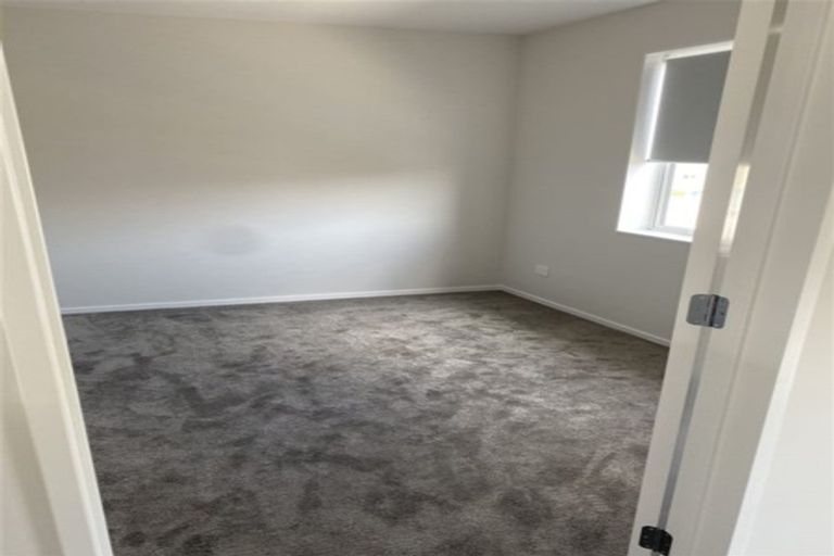 Photo of property in 24 Warbler Crescent, Papakura, 2110