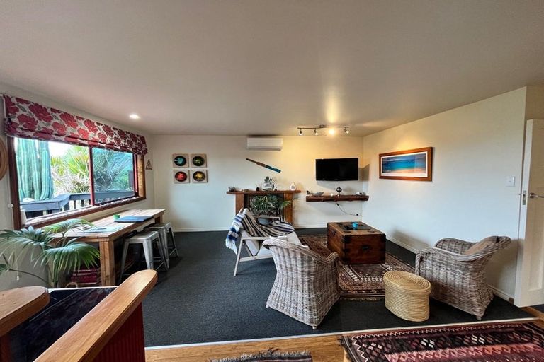 Photo of property in 6 Battiscombe Terrace, Waitara, 4320