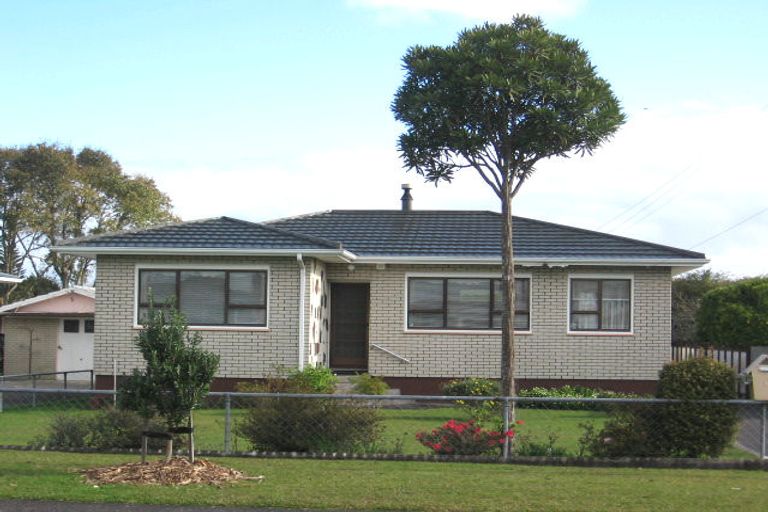 Photo of property in 6 Peachgrove Road, Te Atatu Peninsula, Auckland, 0610