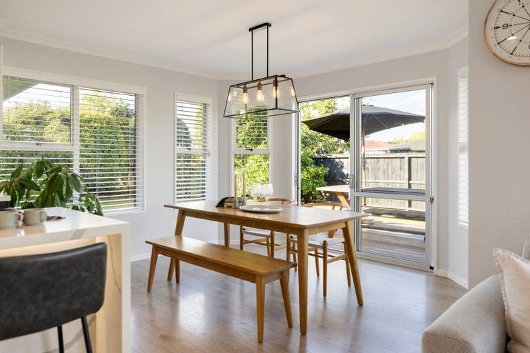 Photo of property in 82 Williams Street, Cambridge, 3434