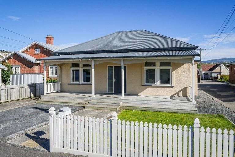Photo of property in 52 Hargest Crescent, Saint Kilda, Dunedin, 9012