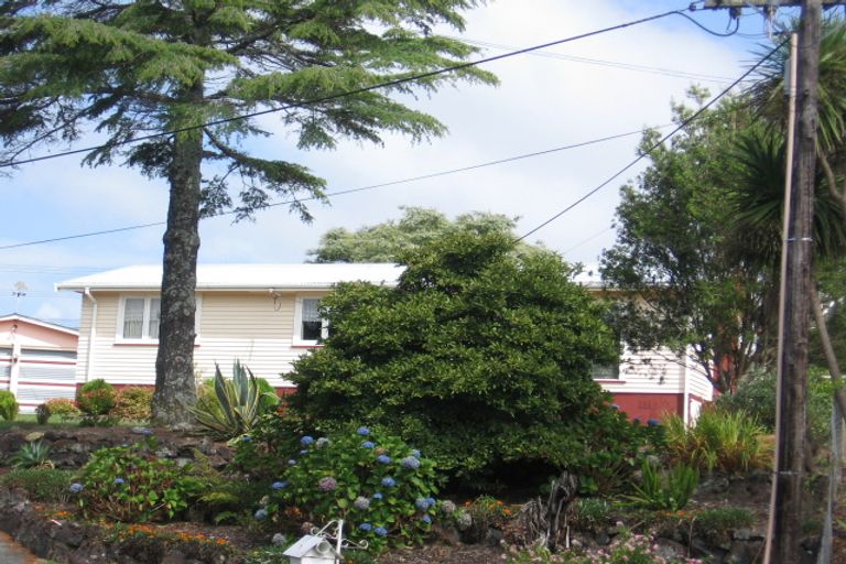 Photo of property in 9 Rerewai Place, Kelston, Auckland, 0602