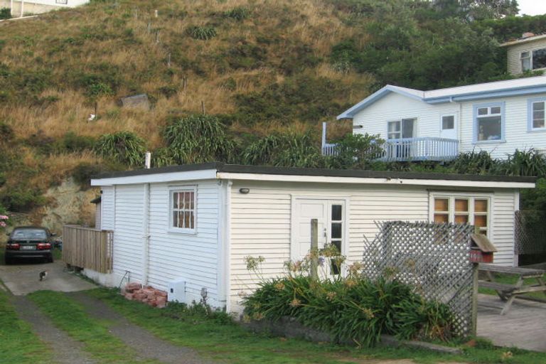 Photo of property in 148 Severn Street, Island Bay, Wellington, 6023