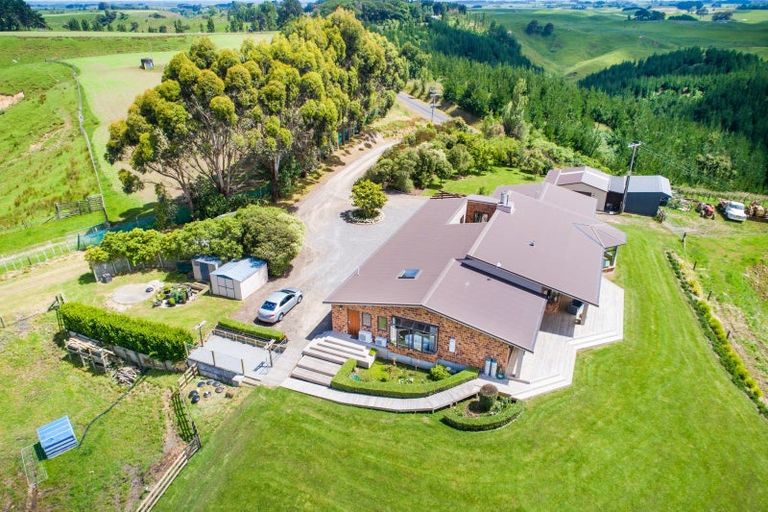 Photo of property in 109 Junction Road, Halcombe, Feilding, 4777