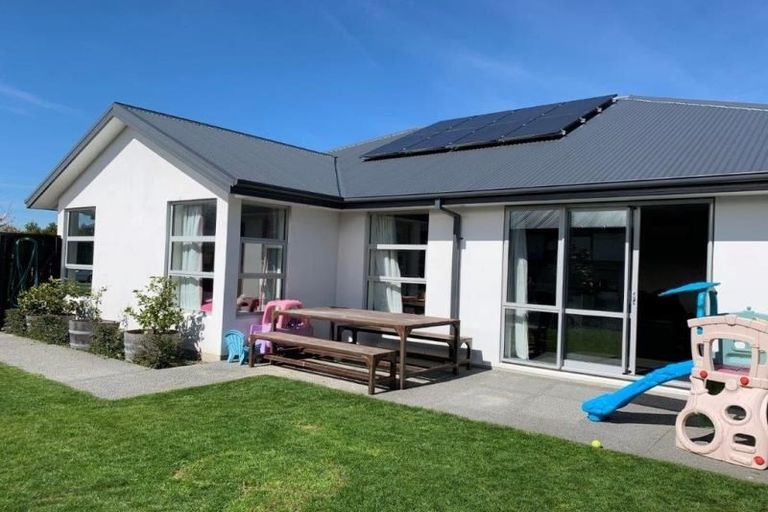 Photo of property in 15 Templetons Road, Aidanfield, Christchurch, 8025