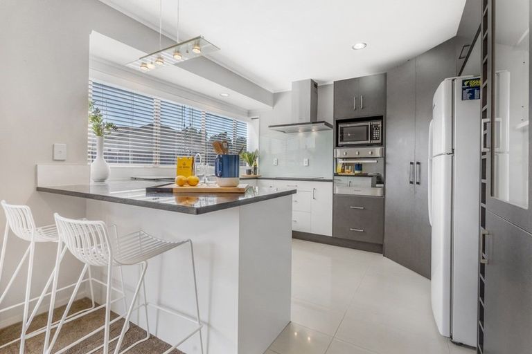 Photo of property in 9 Mirabell Place, Golflands, Auckland, 2013