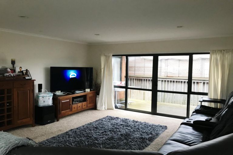 Photo of property in 19 Trillick Place, Tuakau, 2121