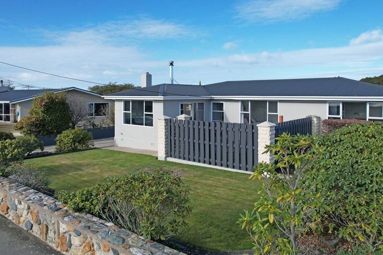 Photo of property in 56 Glendale Crescent, Holmes Hill, Oamaru, 9401