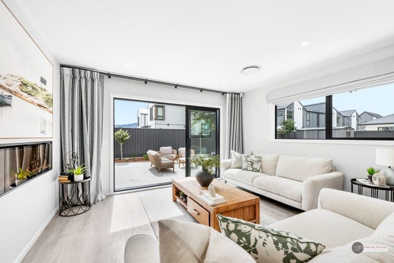 Photo of property in 24 Castletown Street, Wallaceville, Upper Hutt, 5018