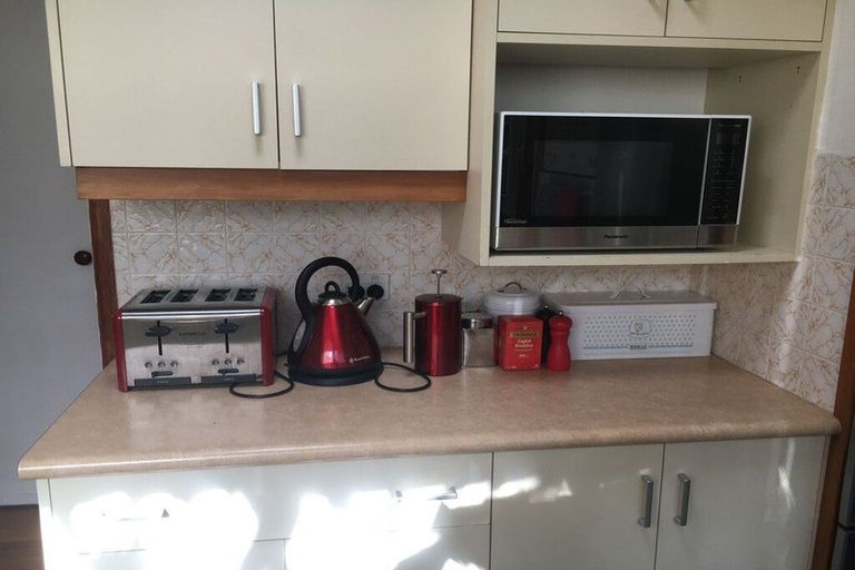 Photo of property in 6 Long Street, Torbay, Auckland, 0630