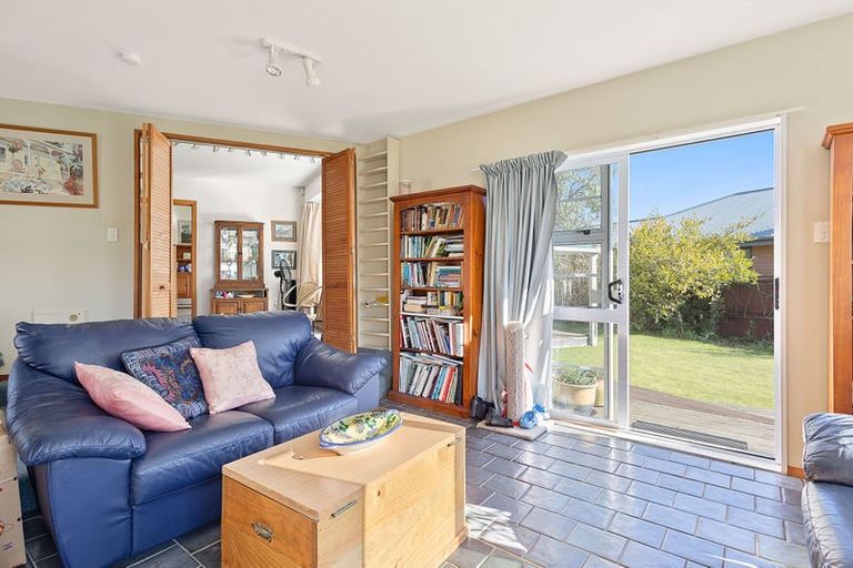 Photo of property in 93 Farquhars Road, Redwood, Christchurch, 8051