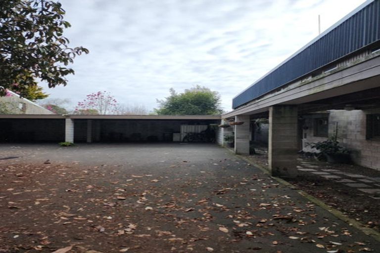 Photo of property in 2/13 May Street, Hamilton East, Hamilton, 3216