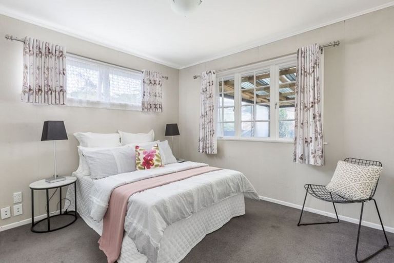 Photo of property in 1/65 Weldene Avenue, Glenfield, Auckland, 0629