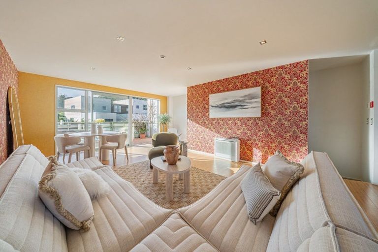 Photo of property in 70 Saddleback Grove, Karori, Wellington, 6012