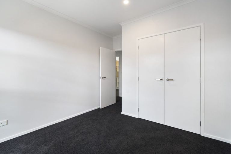 Photo of property in 11 Coutts Way, Fitzherbert, Palmerston North, 4410