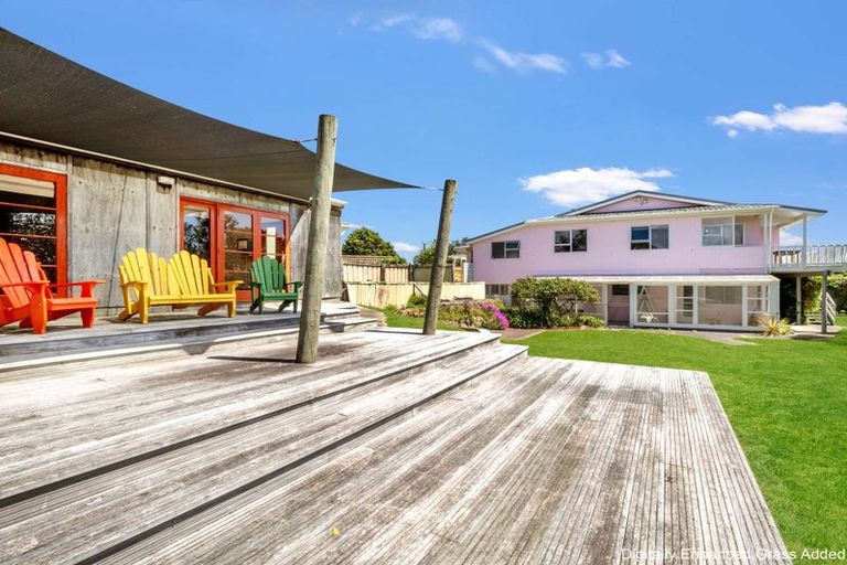 Photo of property in 14 Manga-pirau Street, Waikawa Beach, Manakau, 5573