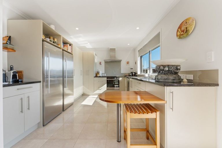 Photo of property in 53 Alberta Road, Glen Avon, New Plymouth, 4312