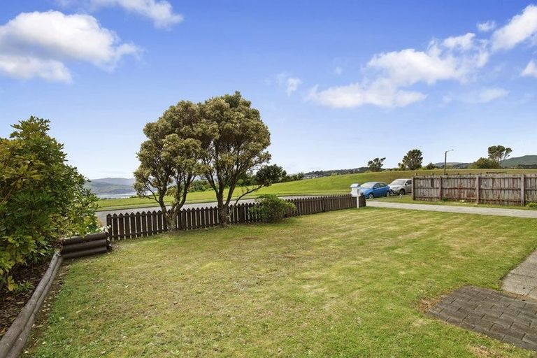 Photo of property in 10 Morning View, Titahi Bay, Porirua, 5022