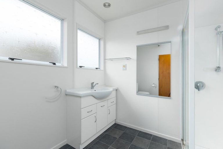 Photo of property in 26 Heta Road, Highlands Park, New Plymouth, 4312