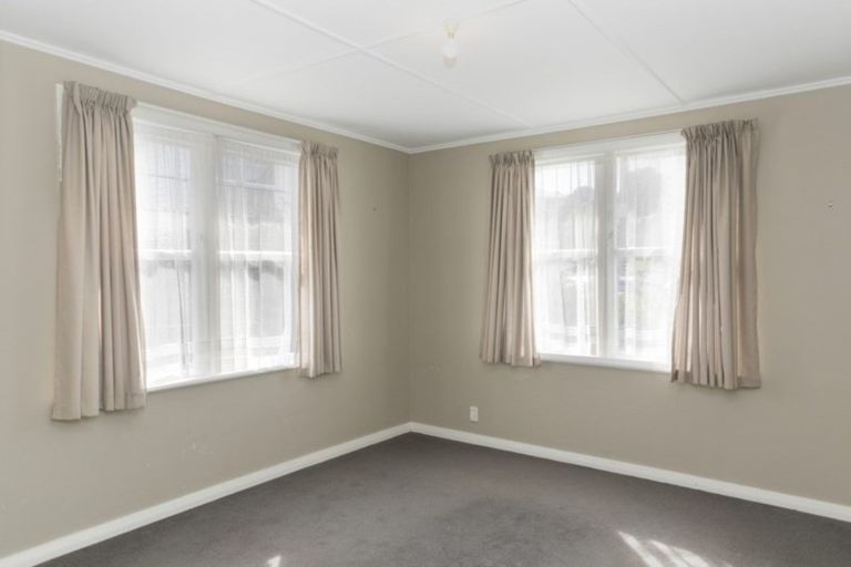 Photo of property in 7 Te Puke Street, Titahi Bay, Porirua, 5022