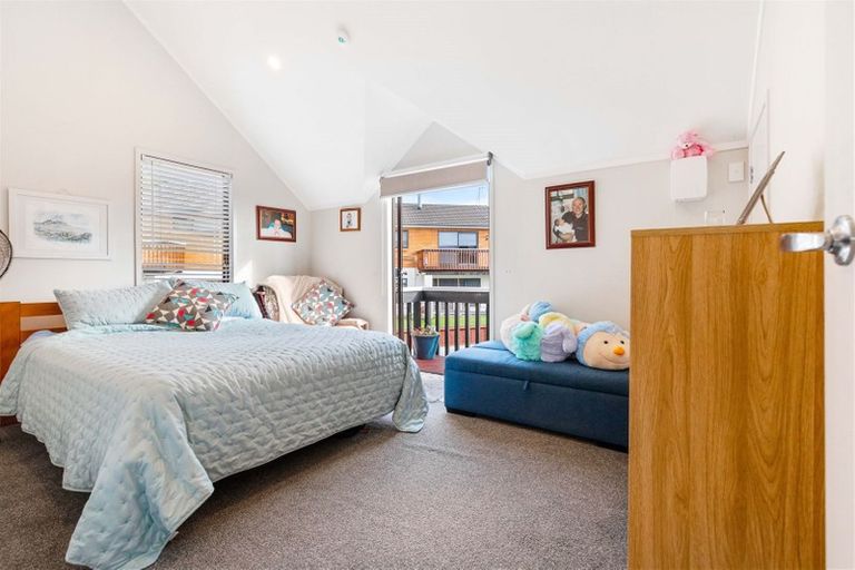 Photo of property in 1/6 Sturm Avenue, Massey, Auckland, 0614