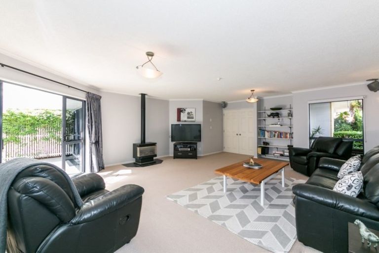 Photo of property in 40 Pukekura Place, Taradale, Napier, 4112