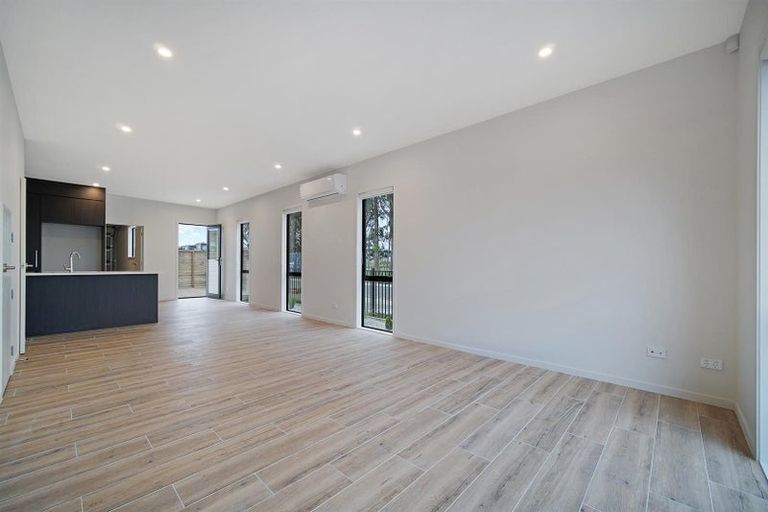 Photo of property in 1 Aramata Road, Papakura, 2110