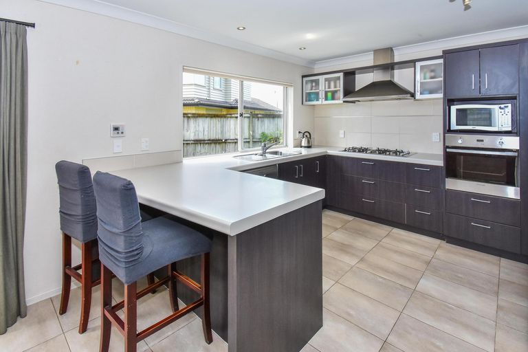 Photo of property in 7 Stranraer Crescent, Wattle Downs, Auckland, 2103