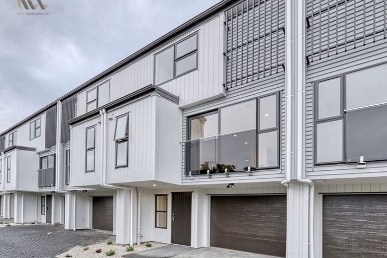 Photo of property in 5/14 Kerswill Place, Pakuranga, Auckland, 2010