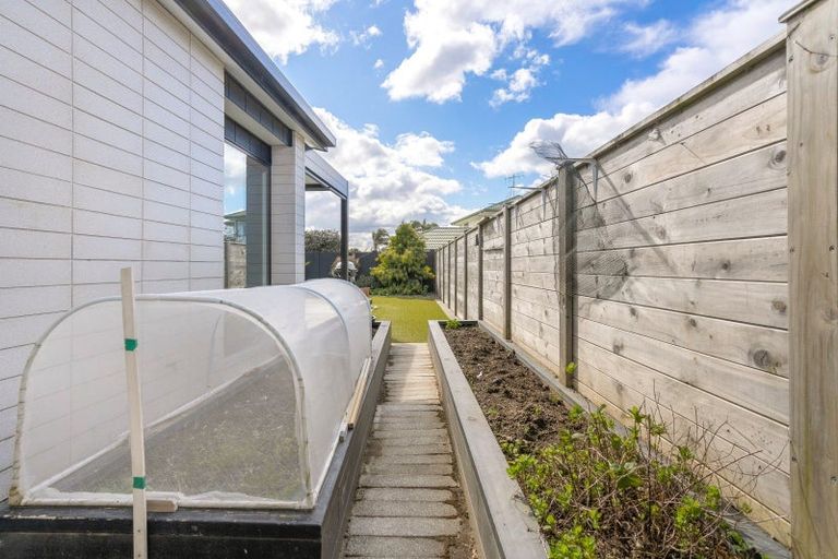 Photo of property in 121 Charleston Avenue, Whangamata, 3620