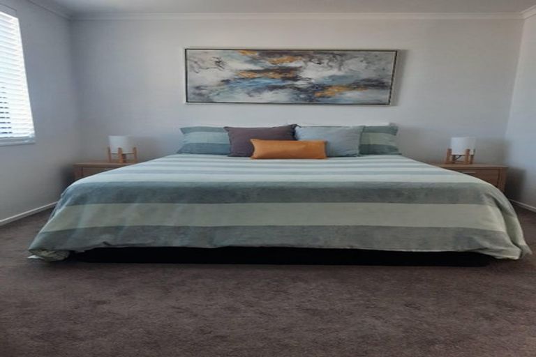 Photo of property in 15 Saddleback Crescent, Papakura, 2110