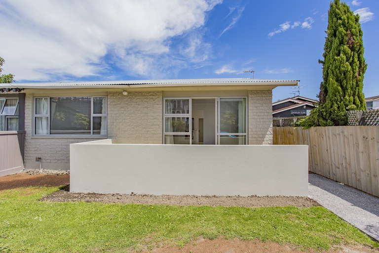Photo of property in 2/17b Marshland Road, Shirley, Christchurch, 8061