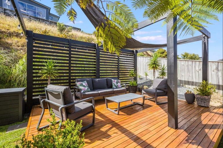 Photo of property in 22 Ships Cove, Whitby, Porirua, 5024