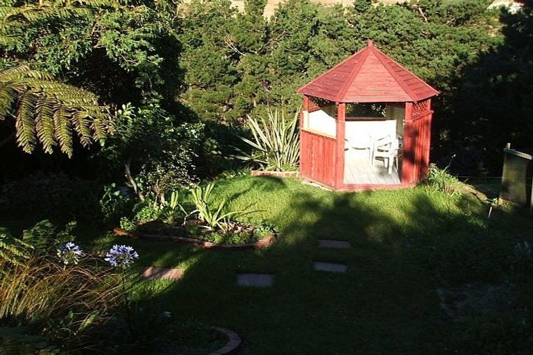 Photo of property in 3 Maracas Crescent, Grenada Village, Wellington, 6037