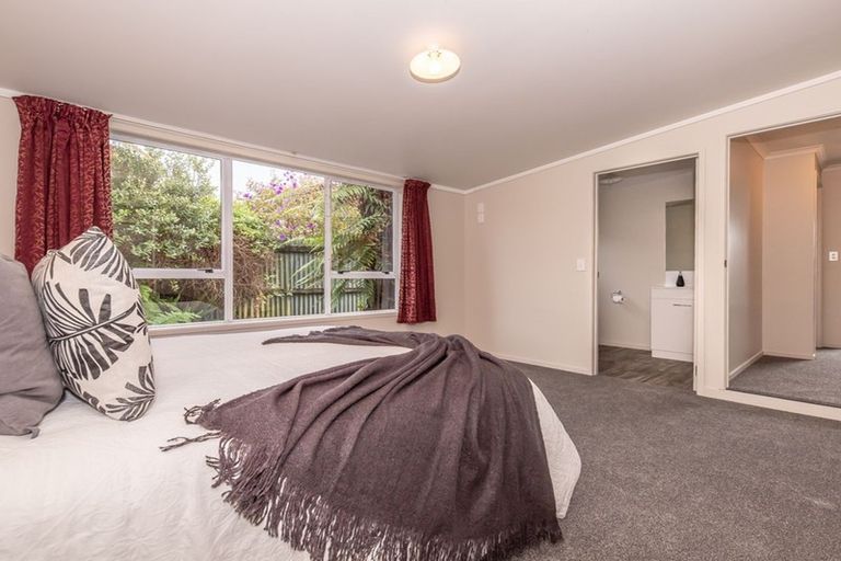 Photo of property in 6 Shelswell Street, Westport, 7825