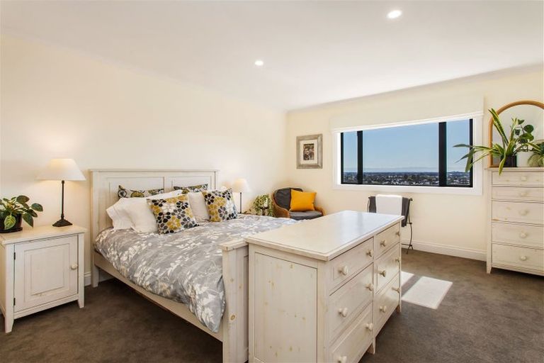 Photo of property in 30 Major Aitken Drive, Huntsbury, Christchurch, 8022