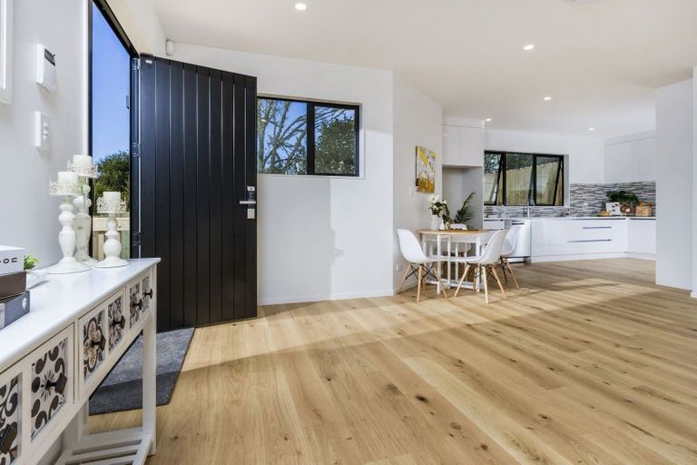 Photo of property in 31a Linwood Avenue, Forrest Hill, Auckland, 0620