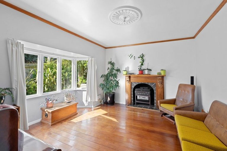 Photo of property in 35 Toi Street, Otaki Beach, Otaki, 5512