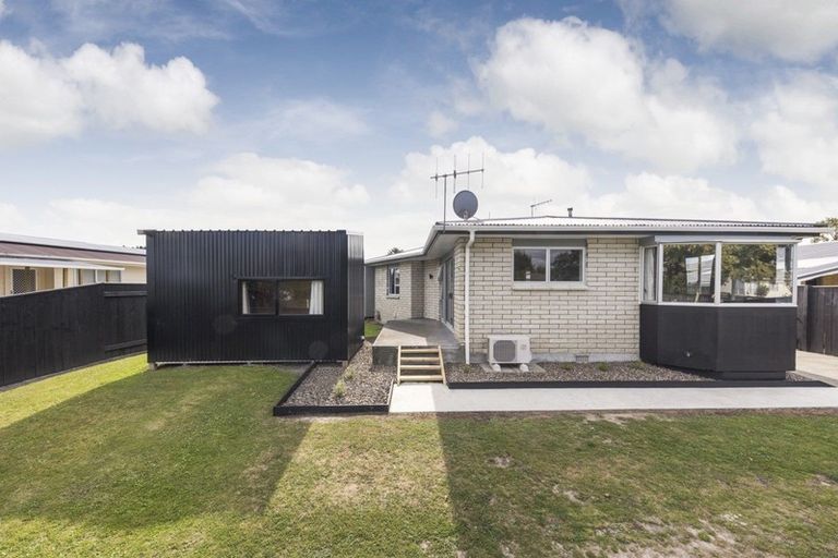 Photo of property in 108 Apollo Parade, Milson, Palmerston North, 4414