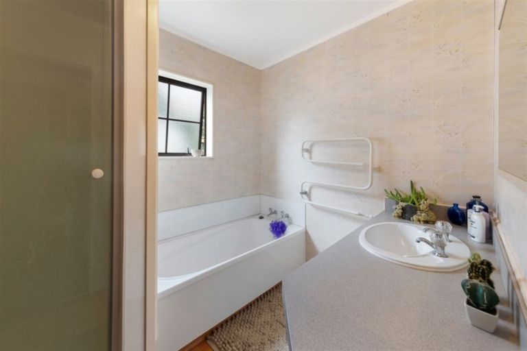 Photo of property in 9b Victoria Avenue, Waiuku, 2123