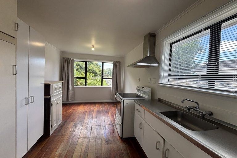 Photo of property in 1/50 Tawa Crescent, Manurewa, Auckland, 2102