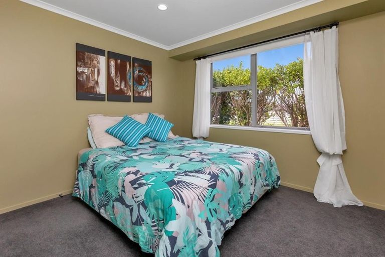 Photo of property in 110 Barbados Way, One Tree Point, 0118